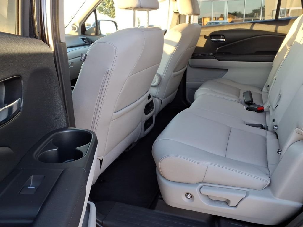 Certified Used 2018 Crystal Black Pearl Honda EX-L image 5