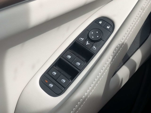 New 2027 RADIANT WHITE INFINITI Luxe AWD image 26