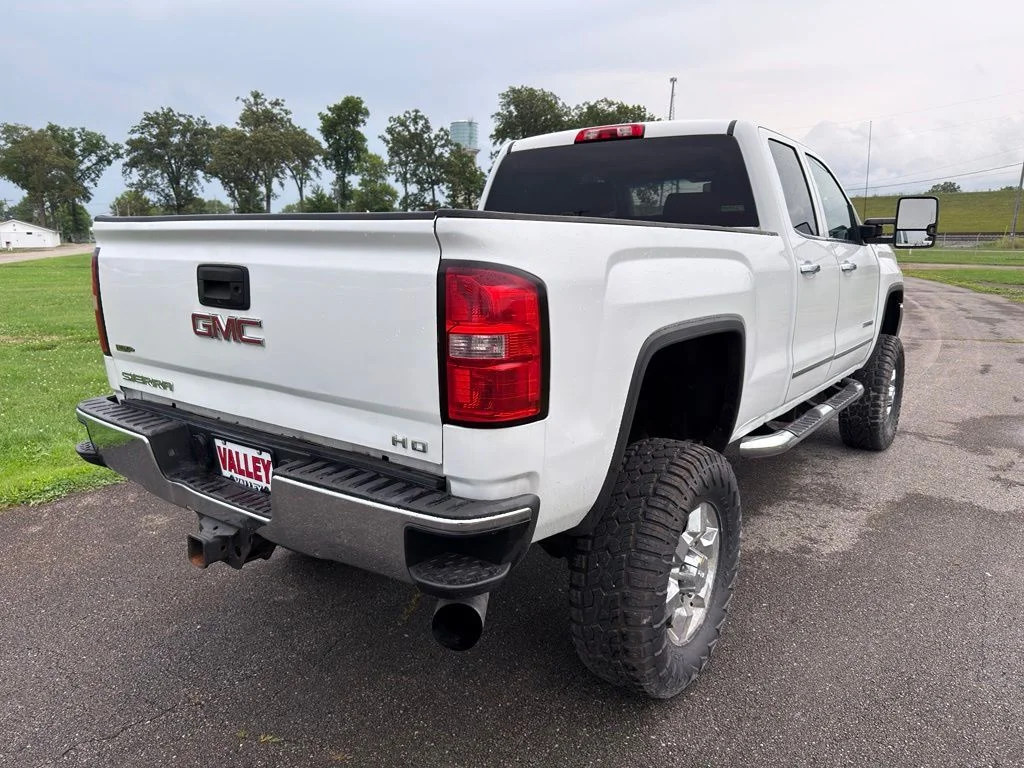 Used 2016 White GMC SLT image 10