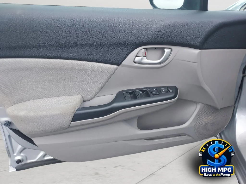 Used 2013 Silver Honda LX image 27