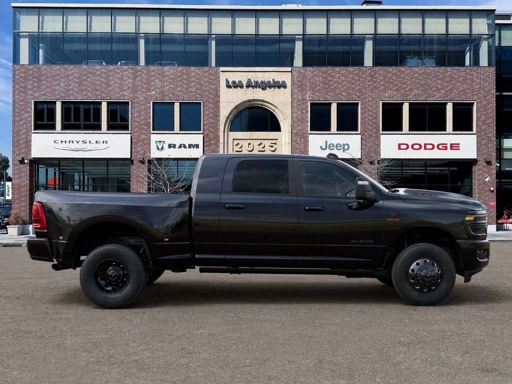 New 2026 Diamond Black Crystal Pearl-Coat Exterior Paint RAM Laramie image 21