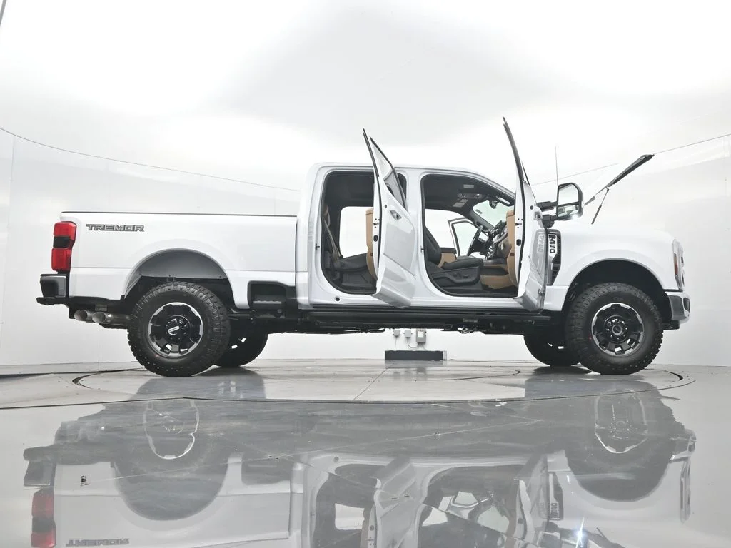 New 2026 Oxford White Ford F-250® Lariat® image 47