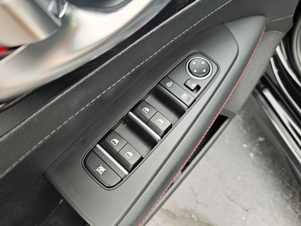 Used 2023 Black Kia GT image 10