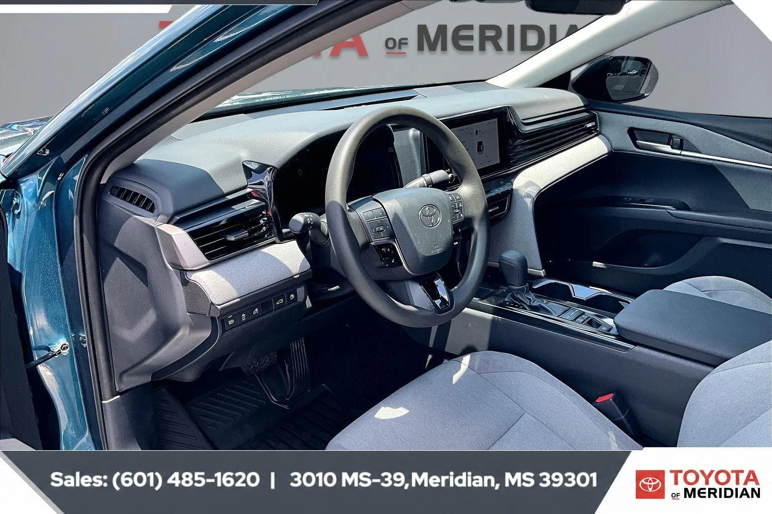 Used 2025 Ocean Gem Toyota LE image 12