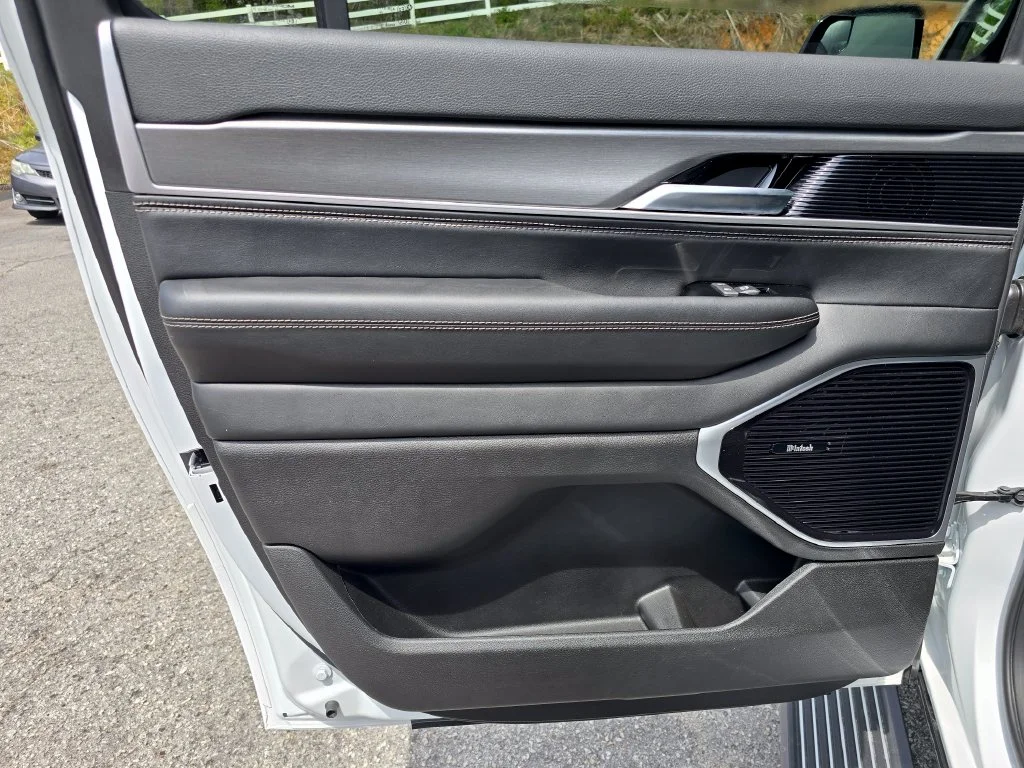 New 2026 White Jeep Limited Altitude image 37