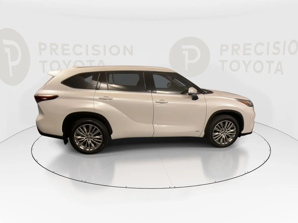 Used 2024 Pearl Toyota Platinum image 22