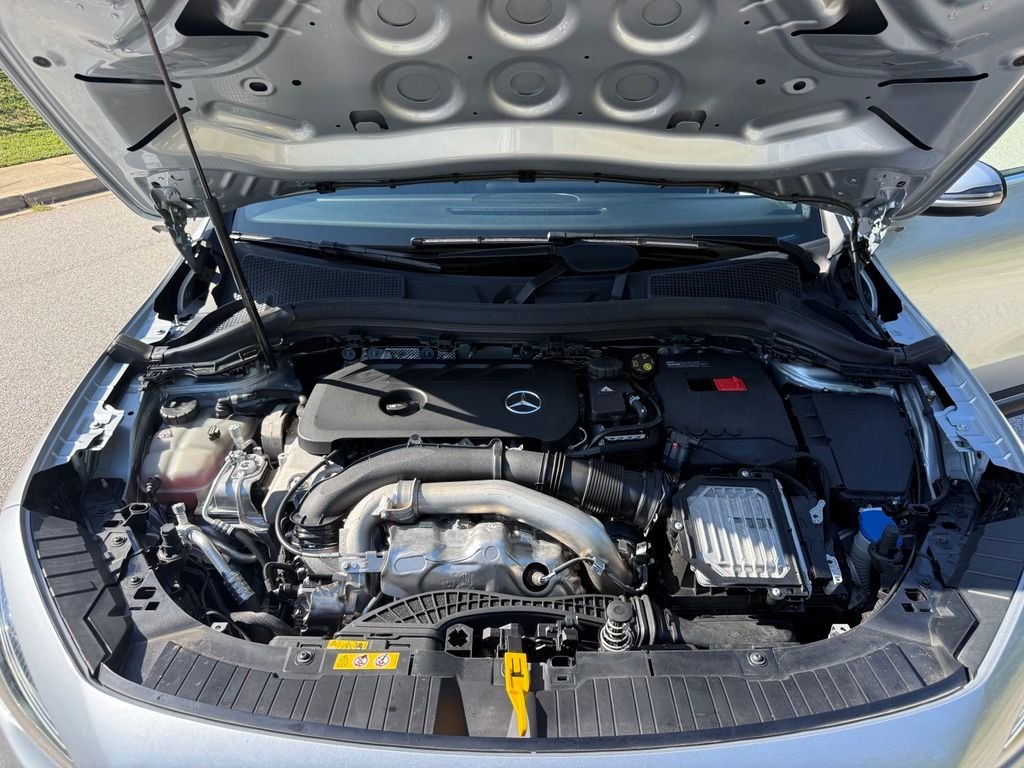 Used 2025  Mercedes-Benz GLA 250 image 15