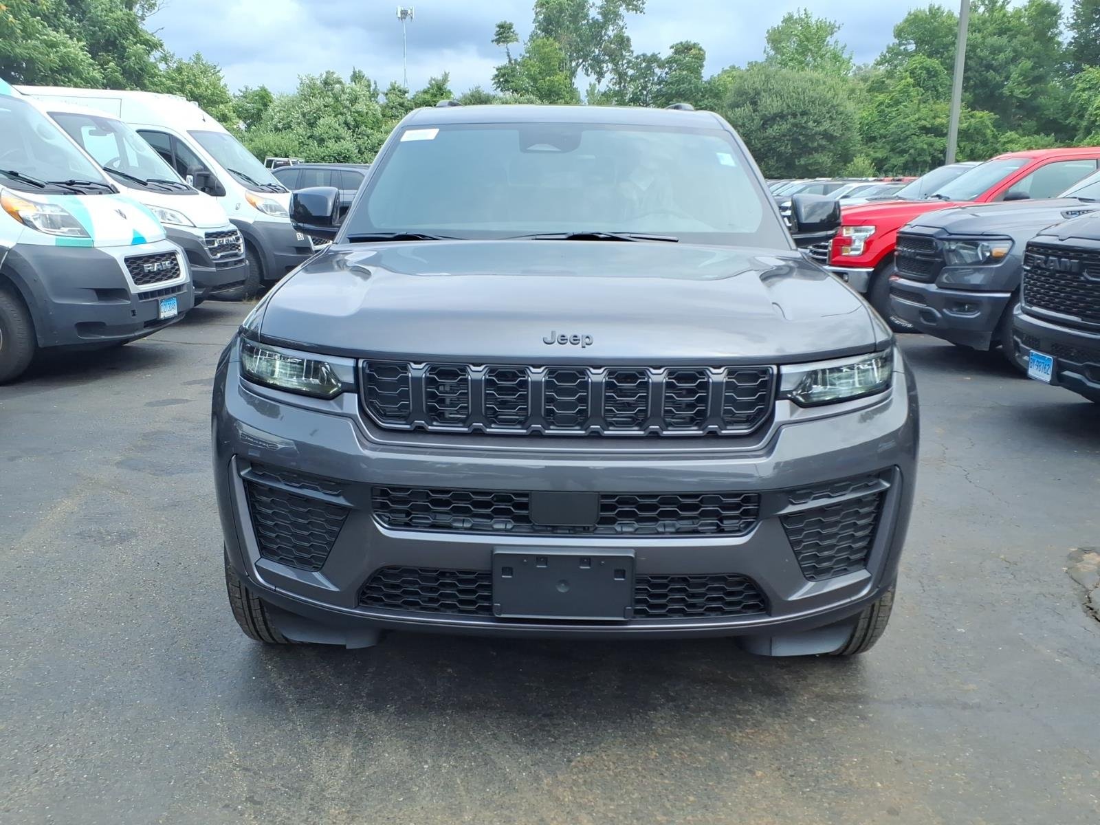 New 2026 Baltic Gray Metallic Clearcoat Jeep Altitude image 3