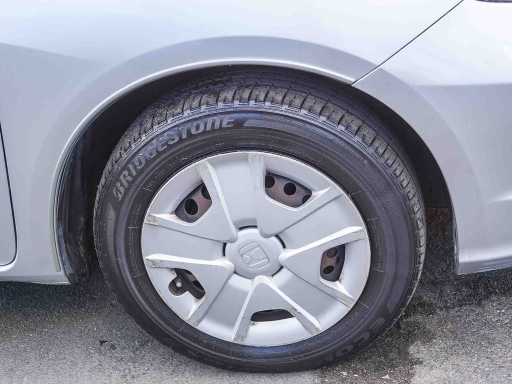 Used 2013 Alabaster Silver Metallic Honda Base image 10