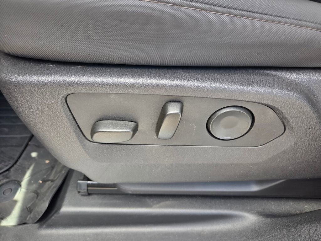 Used 2024 Tide Metallic (Ice Blue) GMC 2X image 6