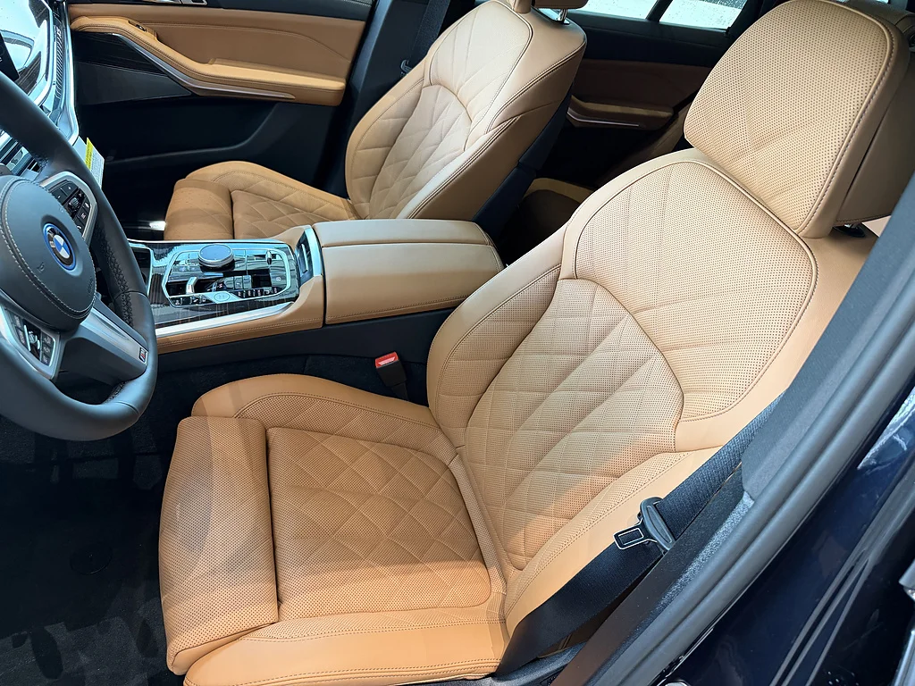 New 2026 Carbon Black Metallic BMW xDrive50e image 12