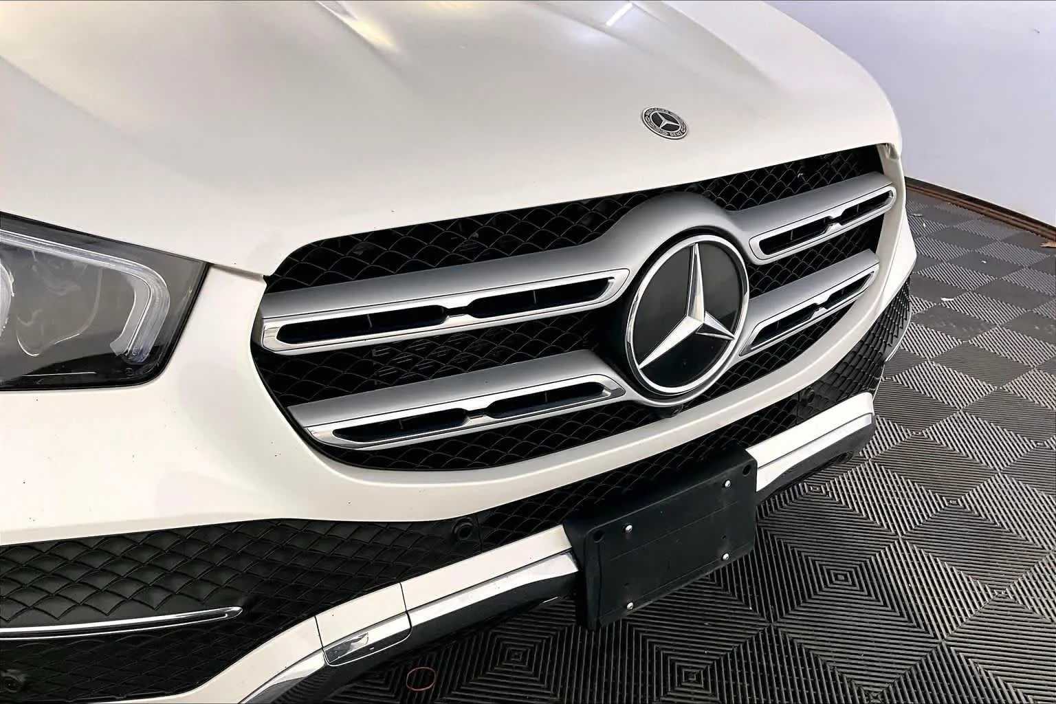 Used 2021 Polar White Mercedes-Benz GLE 450 image 32