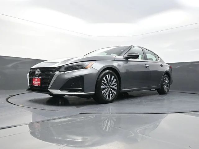 Used 2024 Gray Nissan 2.5 SV image 32