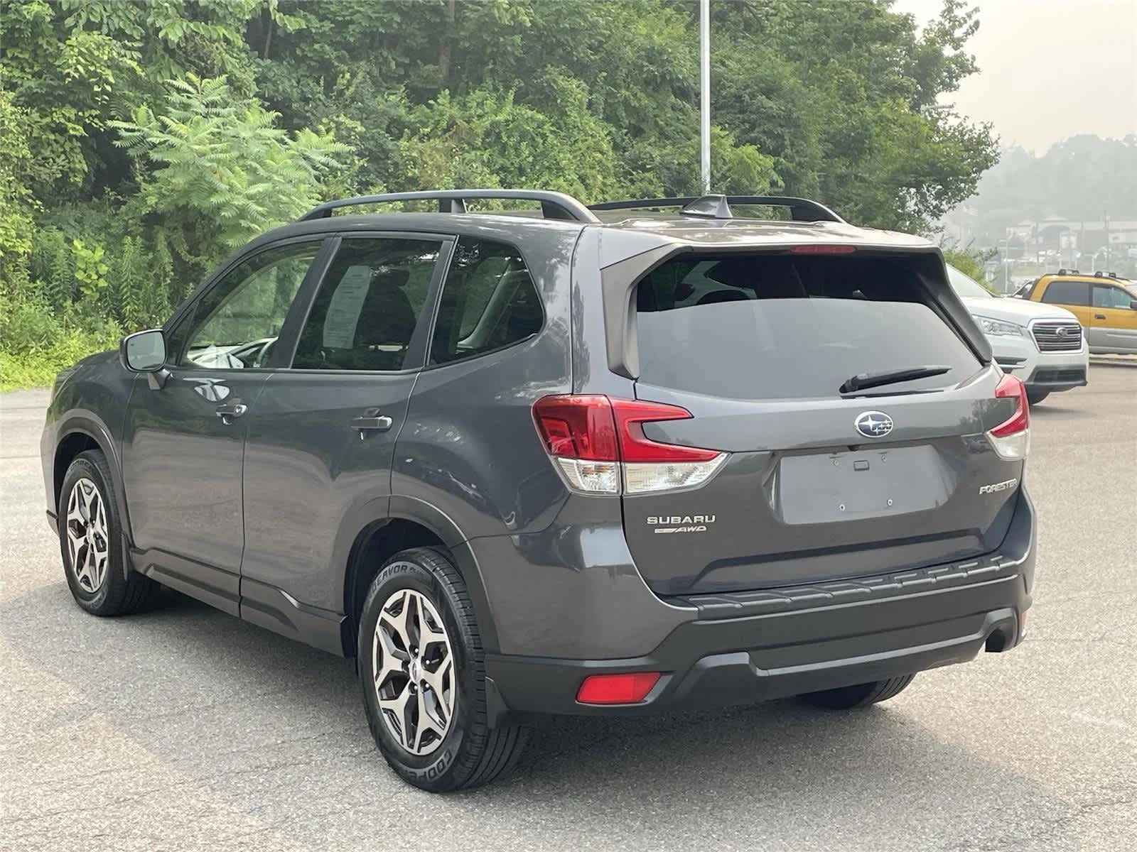 Used 2020 Magnetite Gray Metallic Subaru Premium image 3