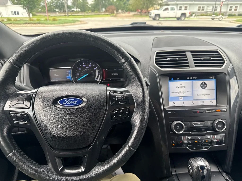 Used 2018 Red Ford XLT image 15