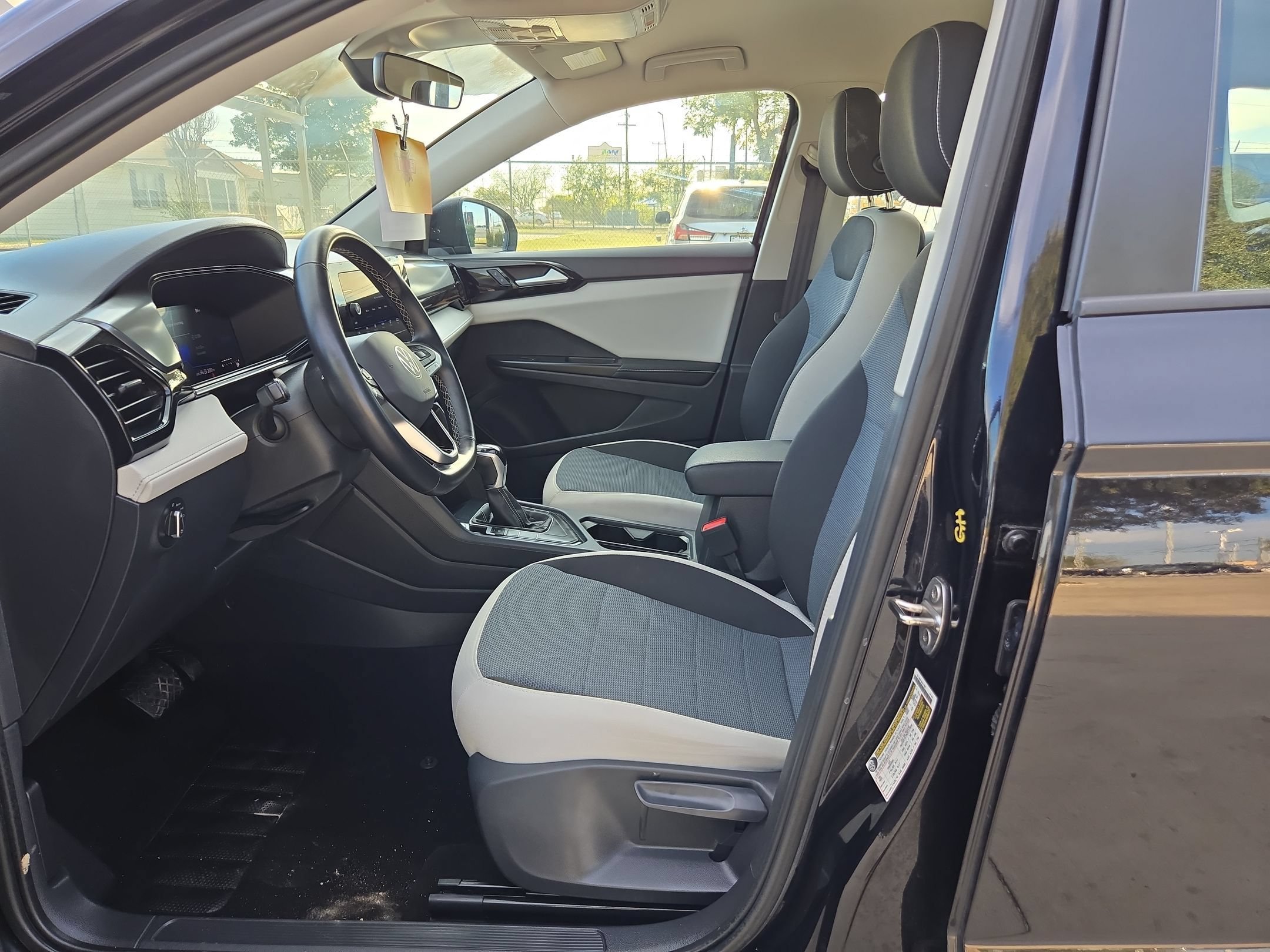 2025 Volkswagen Taos S - Photo 9