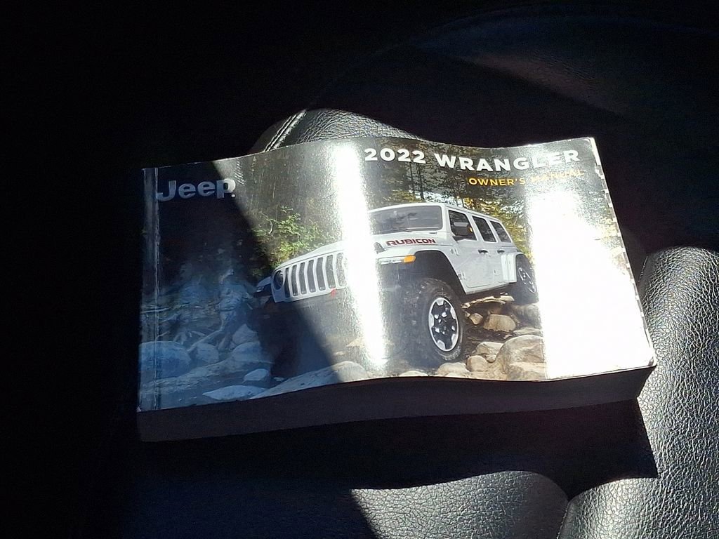 Used 2022 Black Jeep Sahara Altitude 4x4 image 25