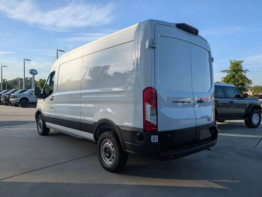 New 2026 Oxford White Ford Base image 6