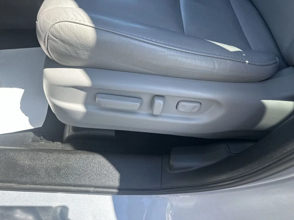 Used 2019  Honda EX-L image 18