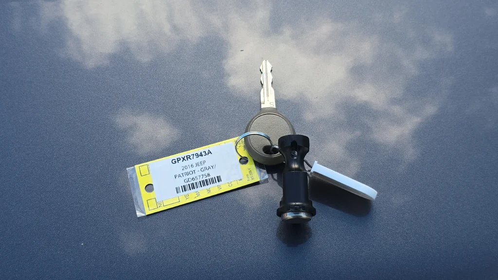 Used 2016 Gray Jeep Latitude image 36
