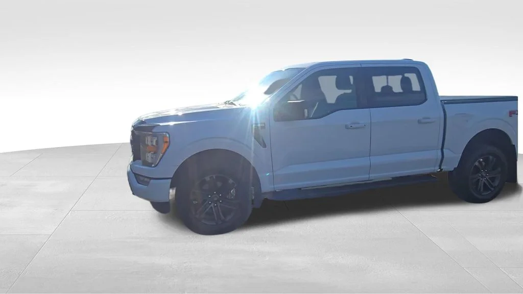 Used 2022 White Ford XLT image 4
