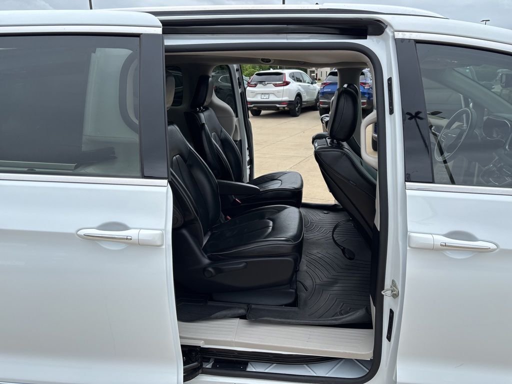2020 Chrysler Pacifica Hybrid Limited - Photo 33