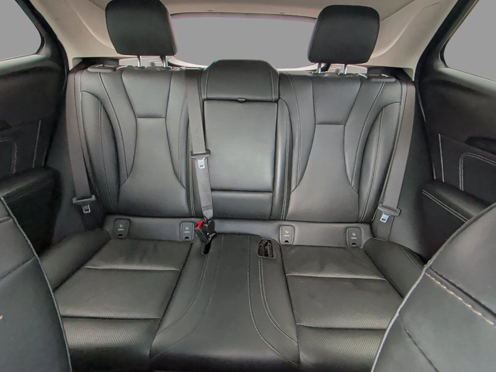Used 2023 Ebony Twilight Metallic Buick Essence image 13
