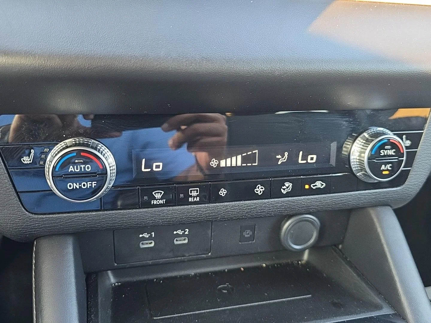 Used 2025  Mitsubishi SE image 19