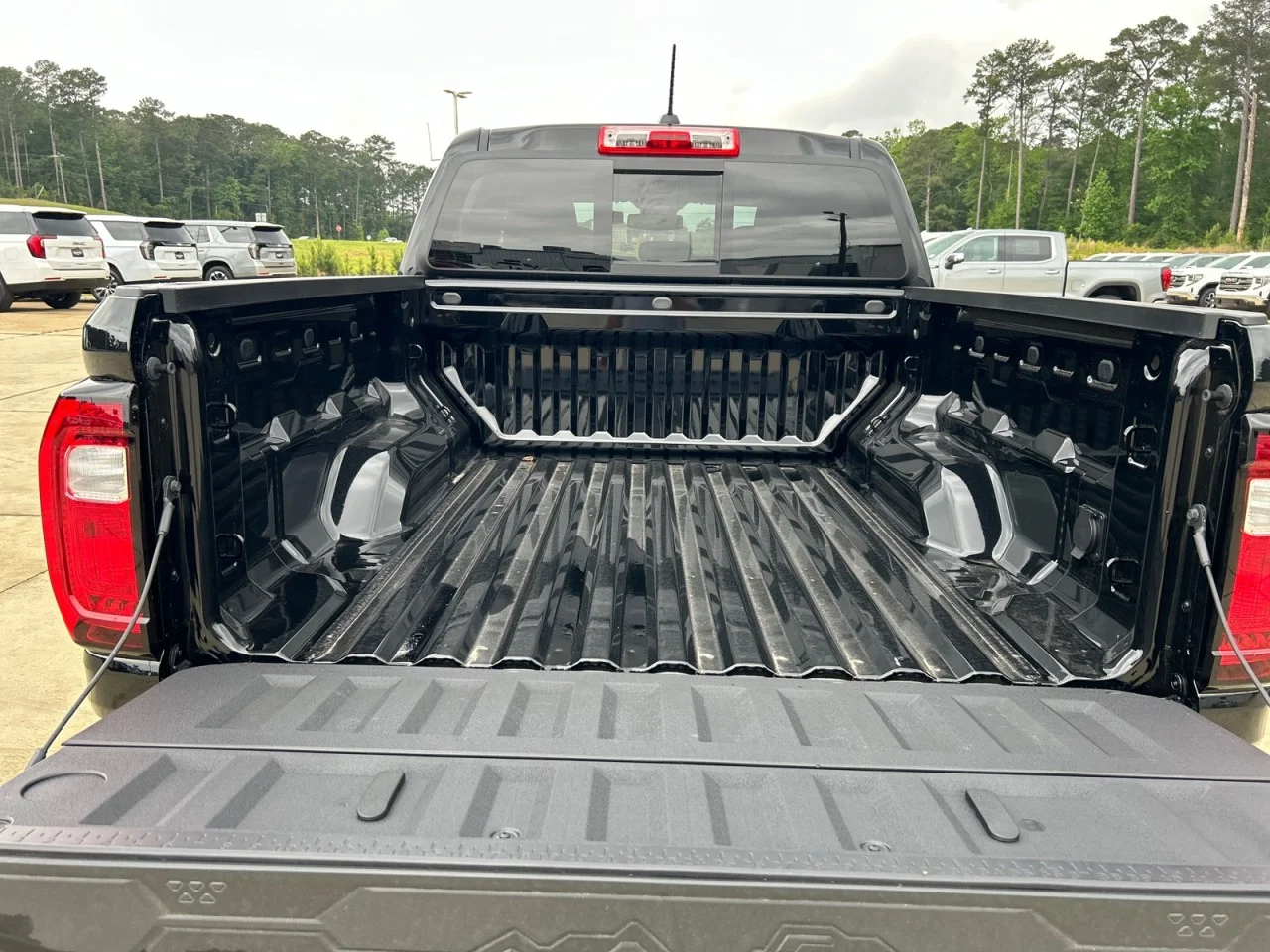 New 2026 Onyx Black GMC Elevation image 7