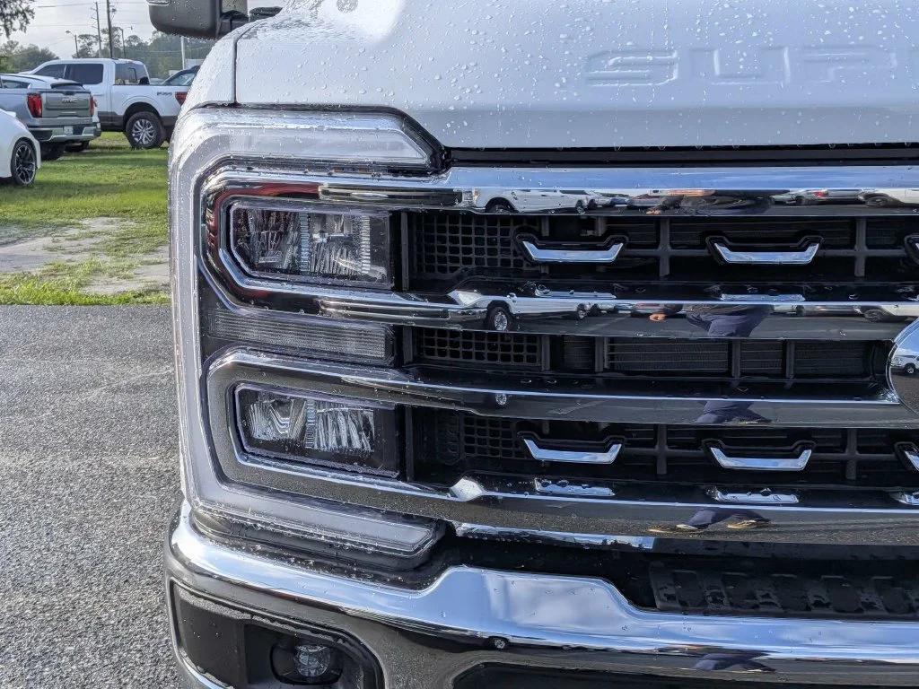 New 2026 Oxford White Ford F-250® Lariat® image 9