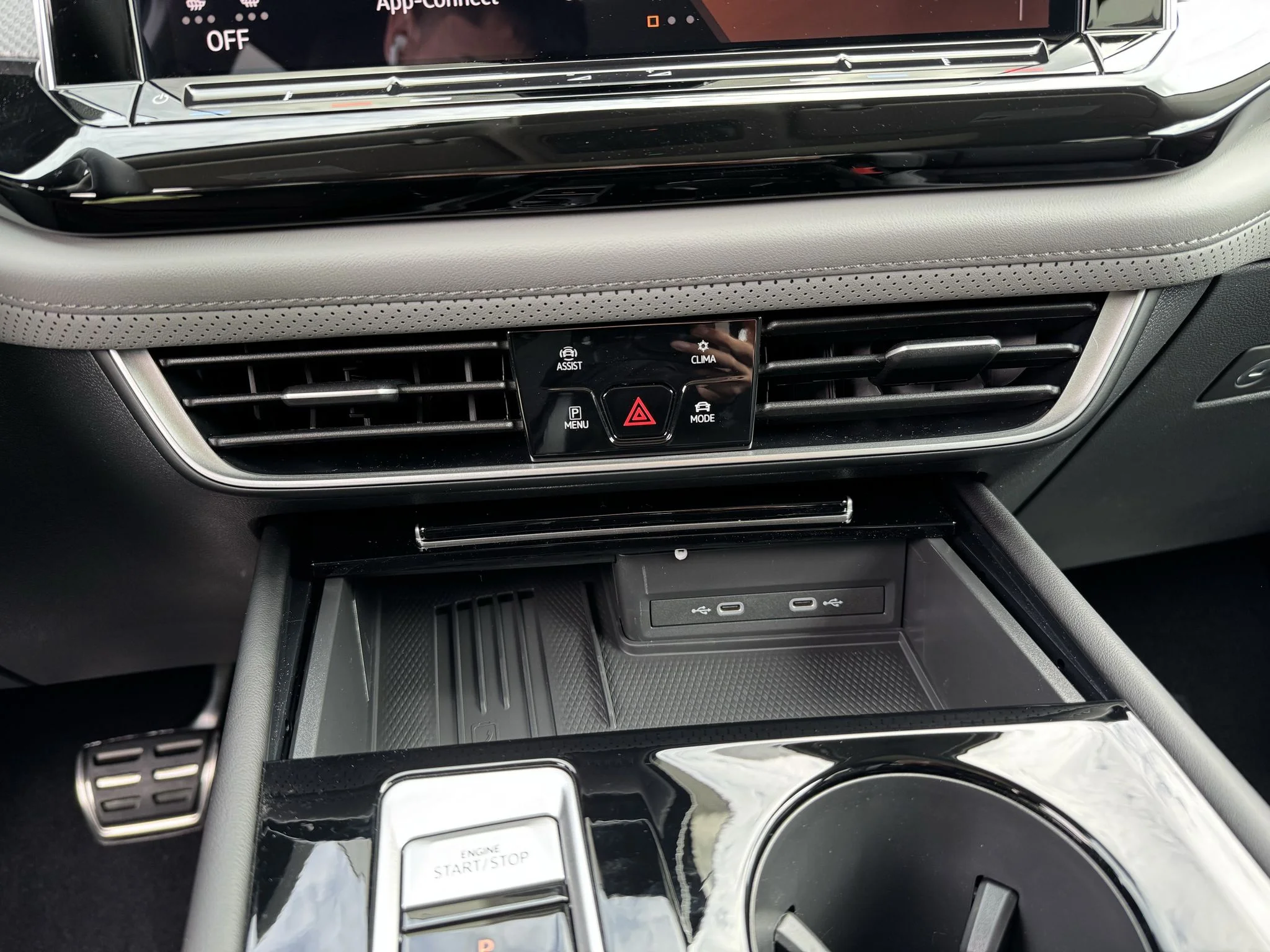 New 2026 Opal White Pearl Volkswagen 2.0T Peak Edition image 24