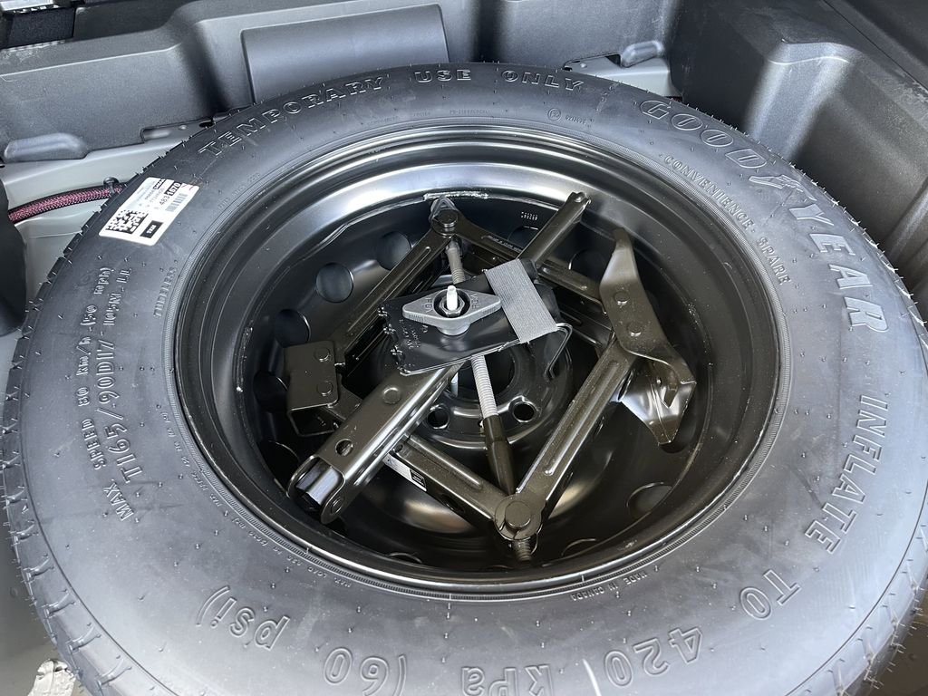 New 2026 Sting-Gray Clear-Coat Exterior Paint Jeep Laredo image 13
