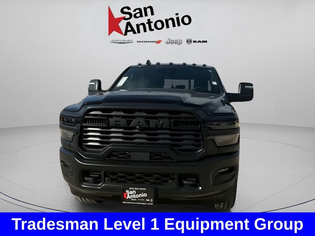 New 2026 Diamond Black Crystal Pearl-Coat Exterior Paint RAM Tradesman image 4