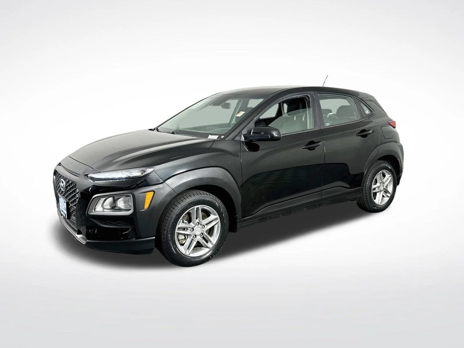Used 2019 Black Hyundai SE image 4