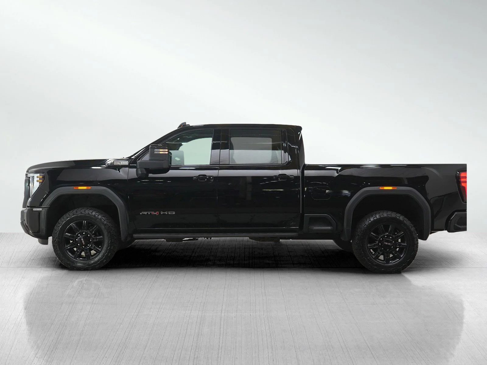 Used 2024 GMC Sierra 2500HD AT4 with VIN 1GT49PE76RF163204 for sale in Roseville, Minnesota