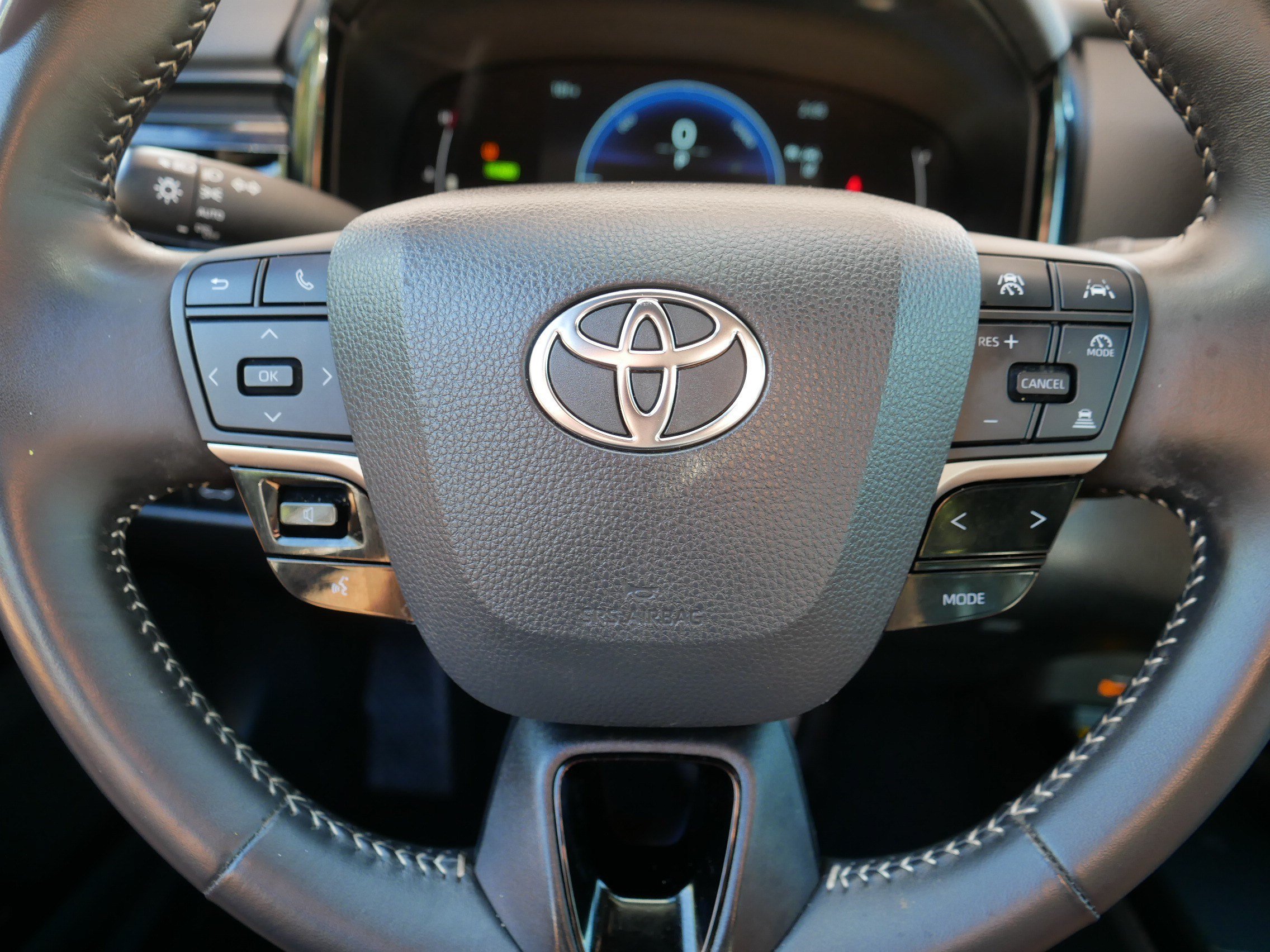 Used 2025 Underground Toyota SE image 25