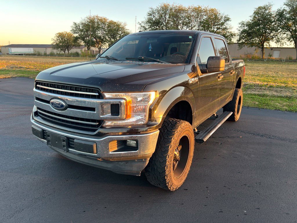 Used 2018 Shadow Black Ford XLT image 7