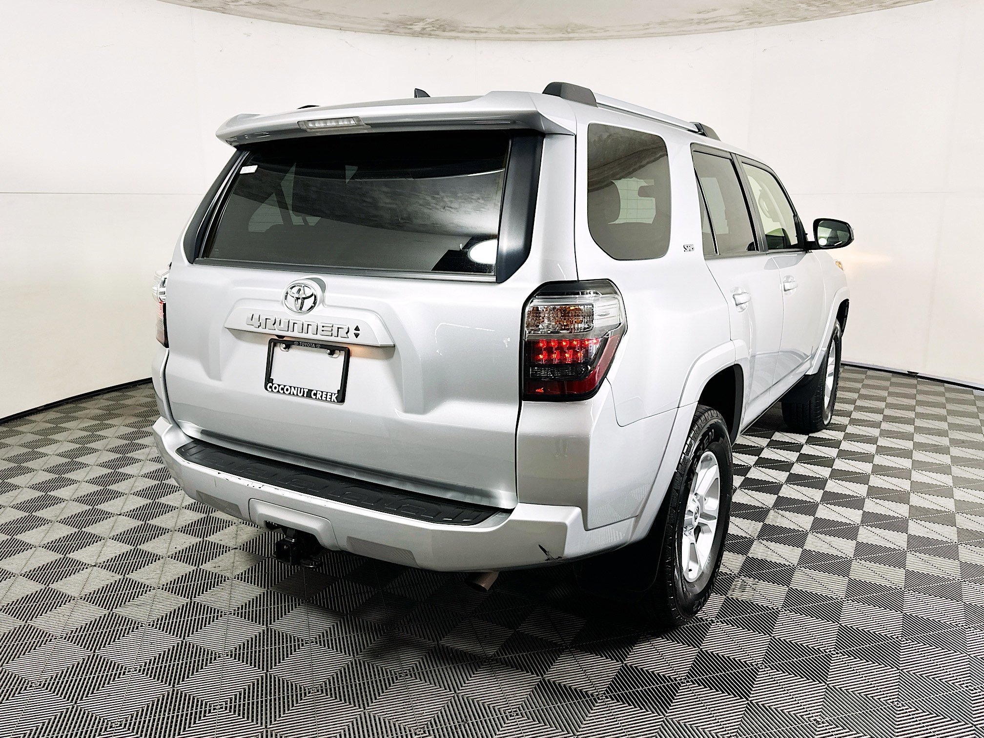 2024 Toyota 4Runner thumbnail 5