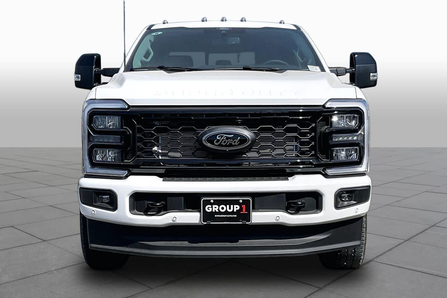 New 2026 Star White Metallic Tri-Coat Ford F-250® Lariat® image 3