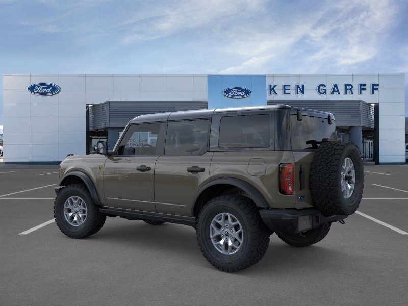 New 2025 Marsh Gray Ford Badlands image 4
