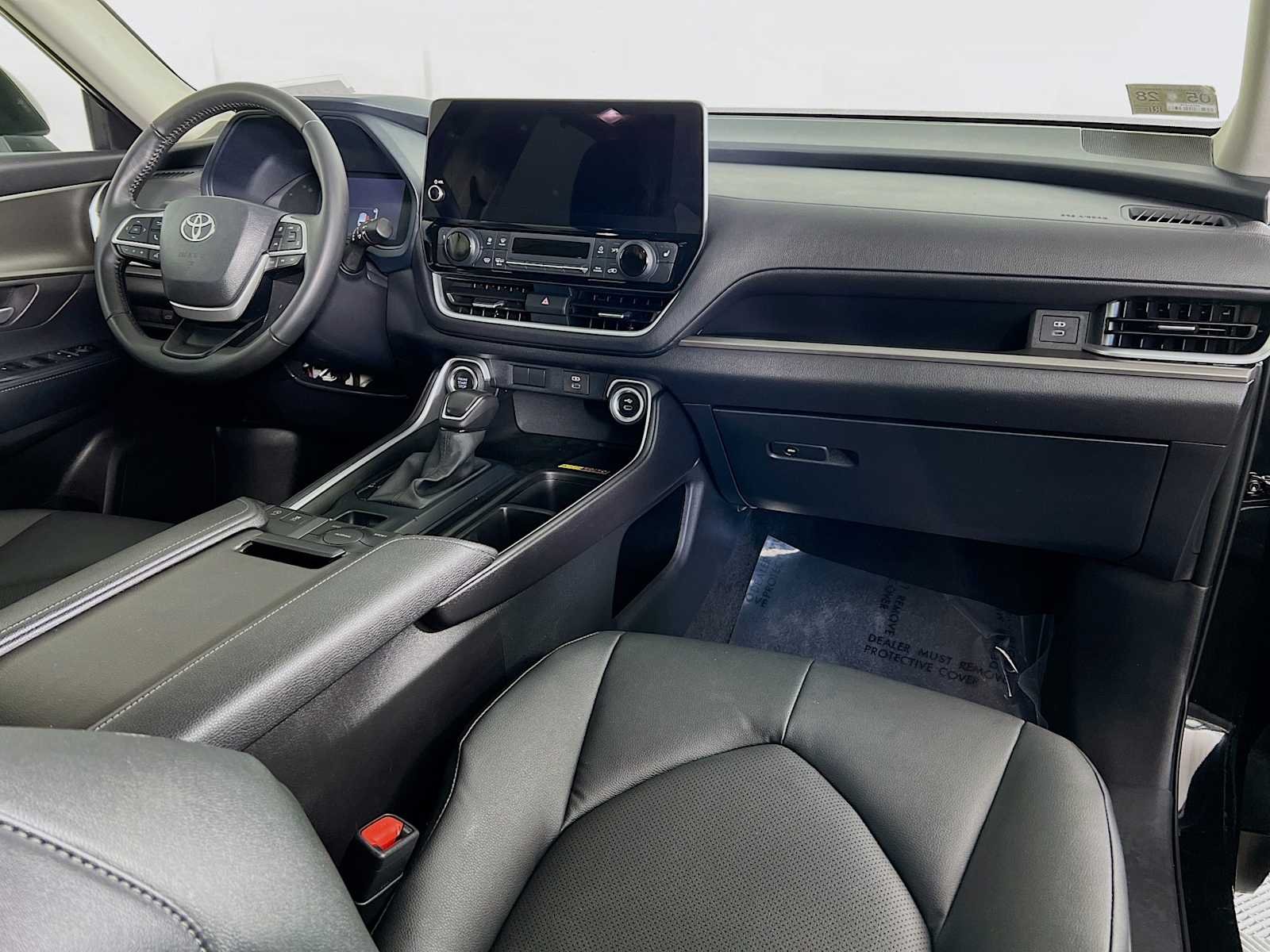 Used 2025 Midnight Black Metallic Toyota XLE image 30