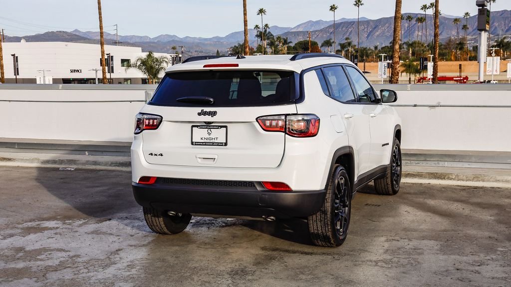New 2026 Bright White Clearcoat Jeep Latitude image 9