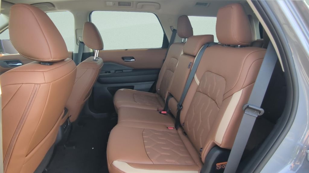 New 2026 Gray Nissan Platinum image 10