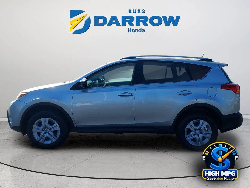 Used 2013 Silver Toyota LE image 2