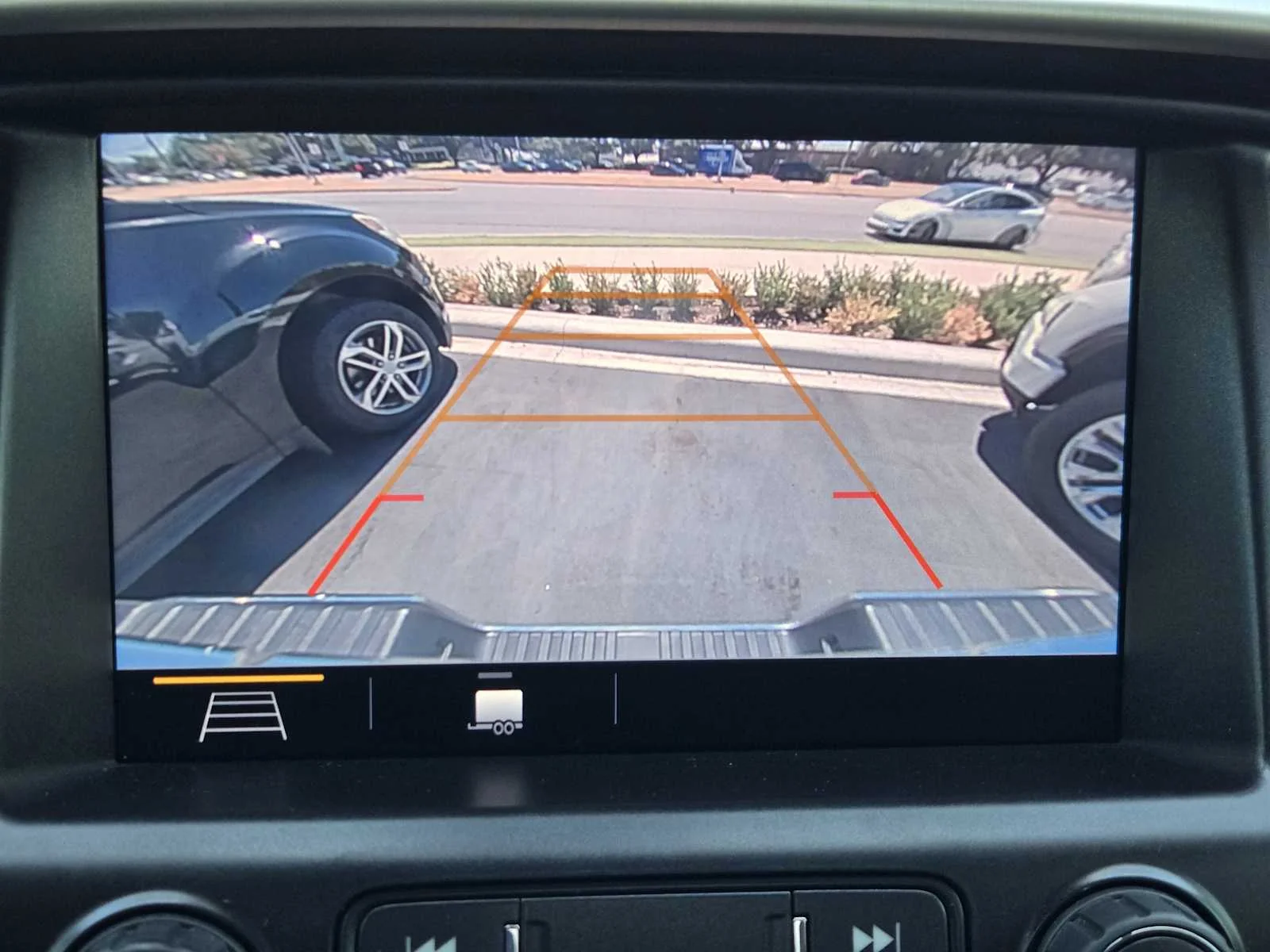 Used 2020 RED QUARTZ TINTCOAT GMC 4WD SLE image 17