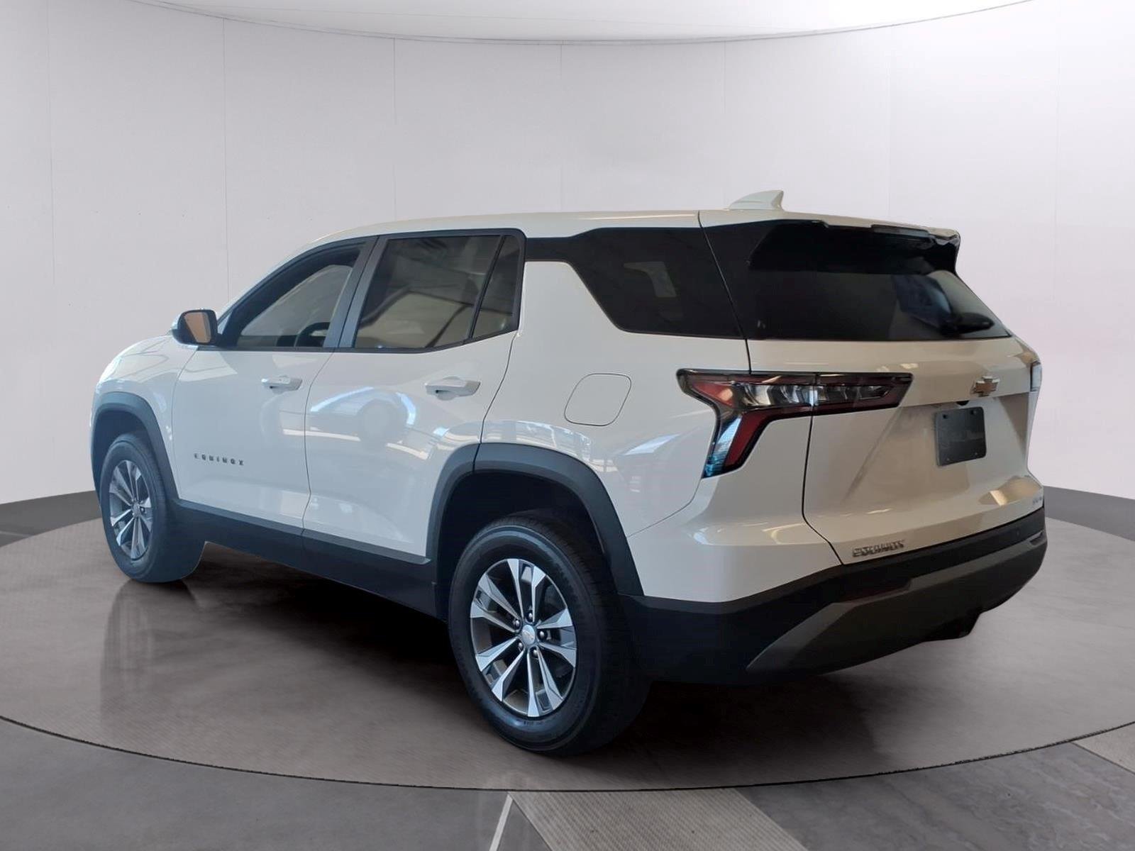 New 2027 Summit White Chevrolet LT image 3