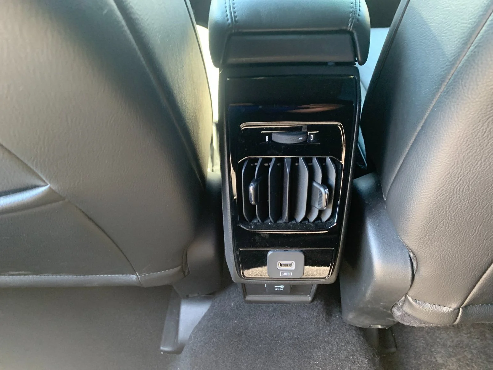 Used 2023 Gray Jeep Limited 4x4 image 14