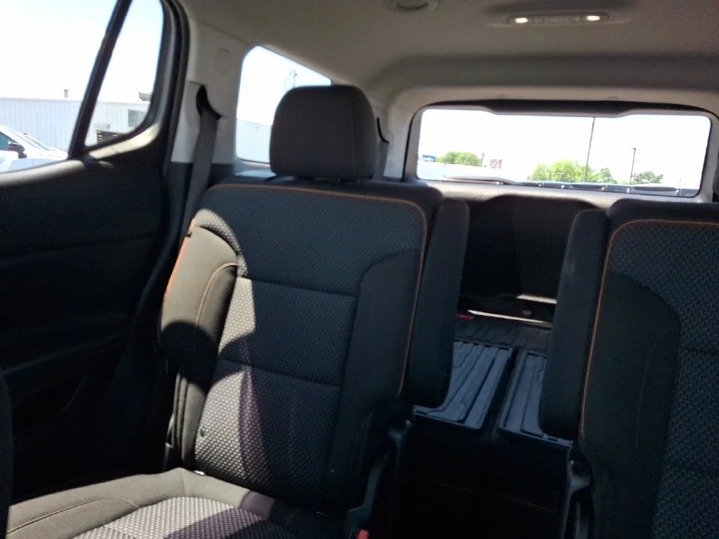 Used 2021 EBONY TWILIGHT METALLIC GMC AT4 image 19