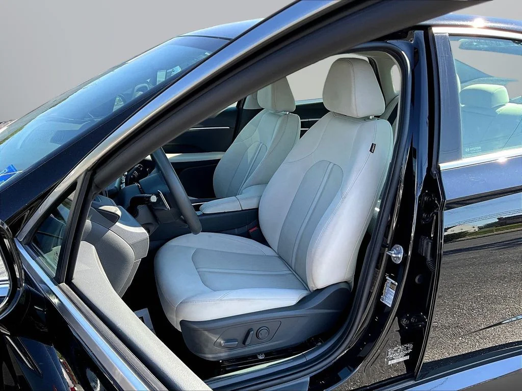 Certified Used 2024 Black Hyundai SEL image 21