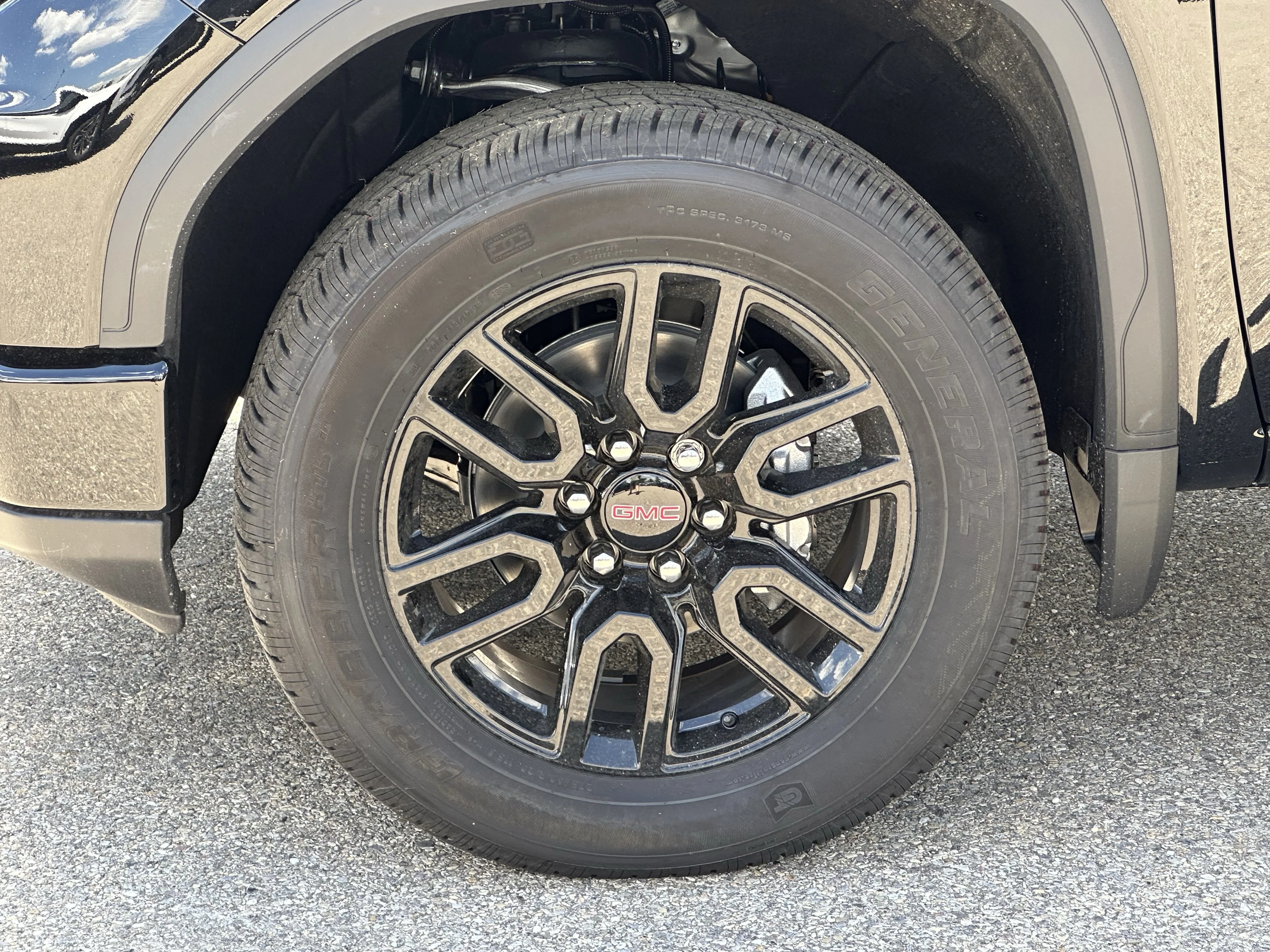 New 2026 Onyx Black GMC Elevation image 4